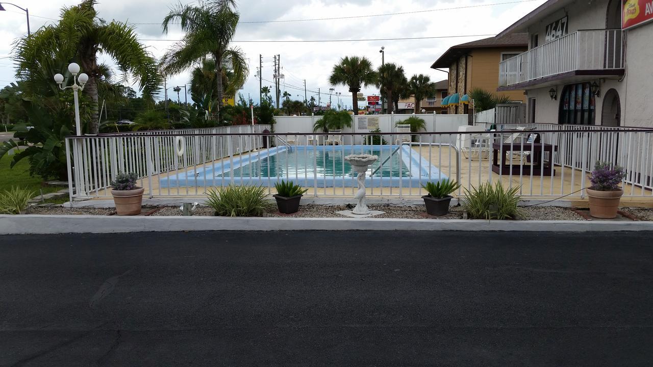 Maple Leaf Inn & Suites Kissimmee Exterior photo